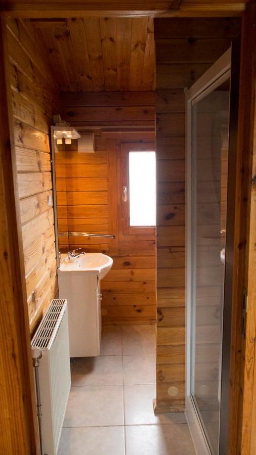 Chaletparc Krabbenkreek Zeeland - Chalet 130 Sint Annaland Bagian luar foto